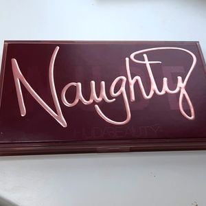 Huda Beauty Naughty Nudes Eyeshadow palette